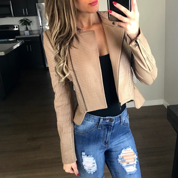 BCBGMaxAzria Jackets & Blazers - BCBGMaxAzria Tan Vegan Leather Moto Jacket XS